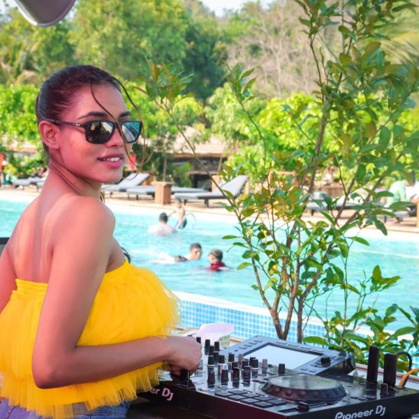DJ Avila at Mermaid Beach Resort