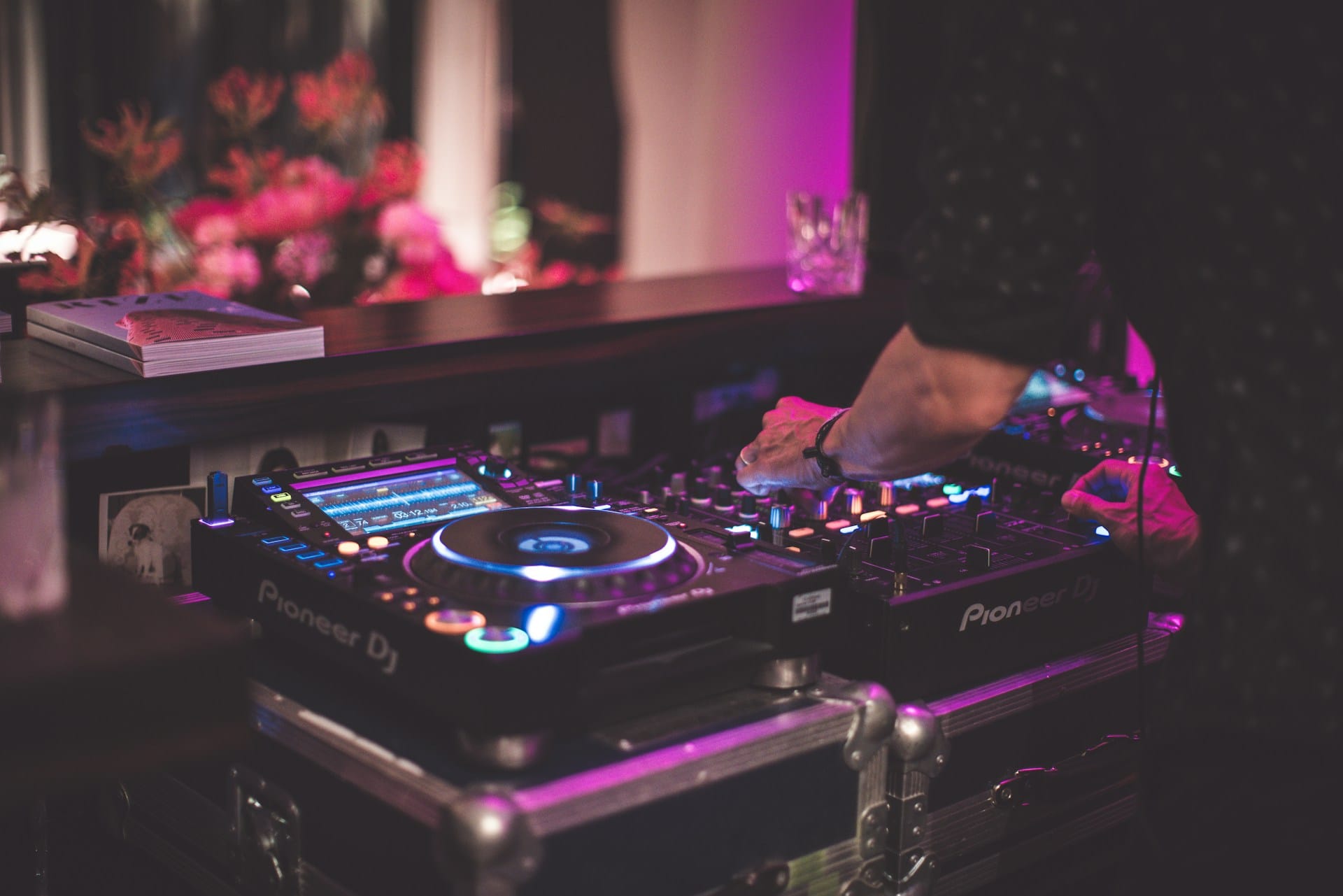5 Reasons to Book a Wedding DJ in Dhaka
