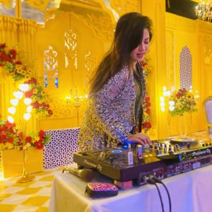 DJ Lia